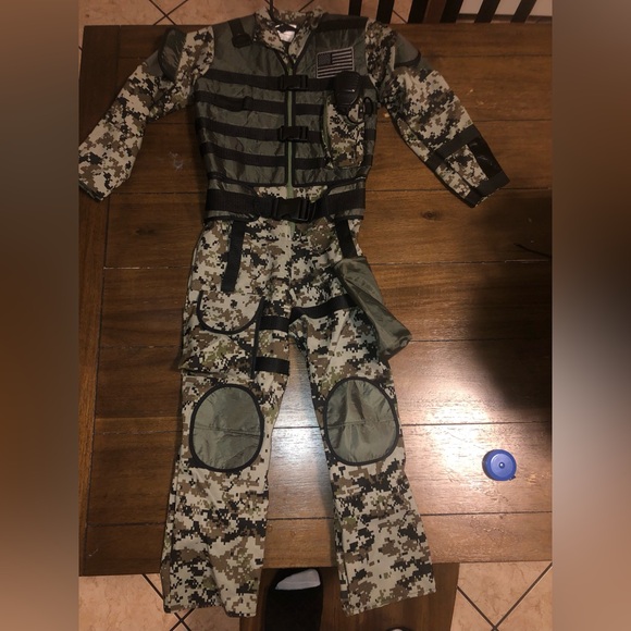 Special Forces Camouflage Costume with American flag patch & walkie talkie - Picture 1 of 9
